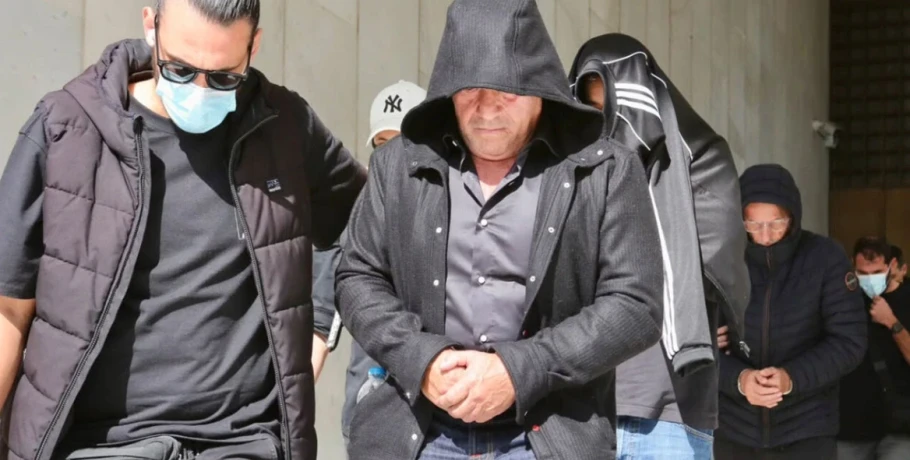 Στη φυλακή ο ιδιοκτήτης της Pizza Fan Κωνσταντίνος Αντάρας – Σε κατ' οίκον περιορισμό με «βραχιολάκι» ο υπαρχηγός Δημήτρης Ηλιόπουλος, δείτε τι είπε ο δικηγόρος του