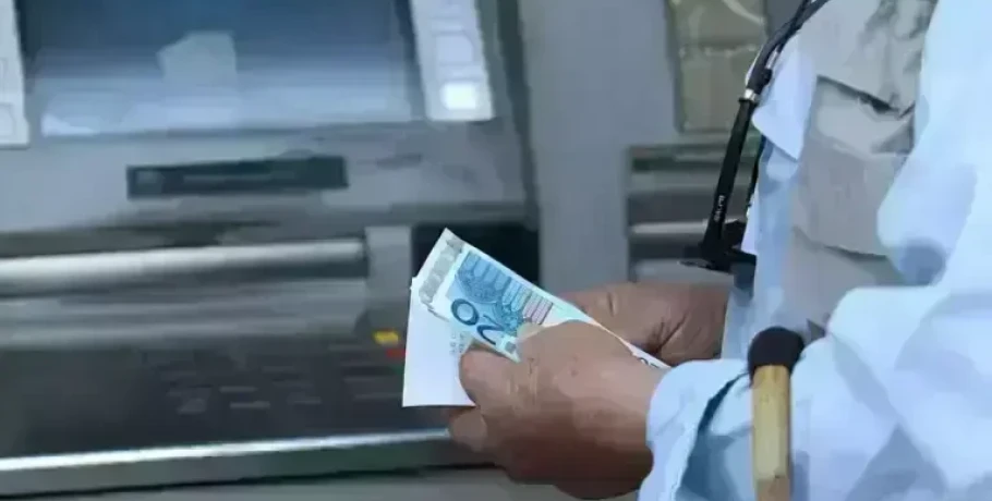 Ποιοι θα πάρουν το επίδομα των 400 ευρώ – Οι 12 κατηγορίες των δικαιούχων