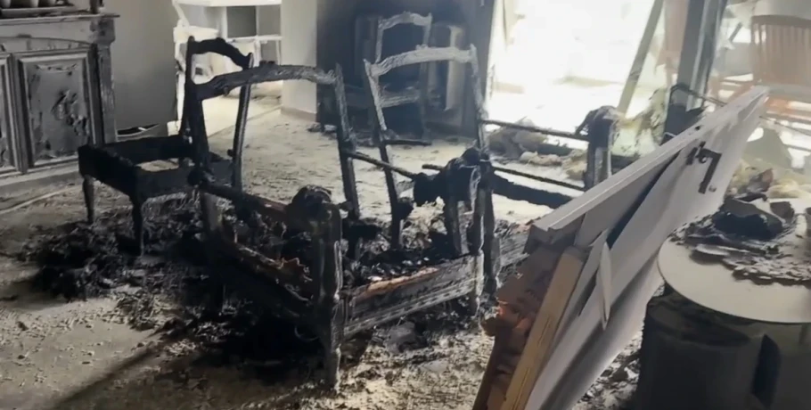 Στη Λευκάδα συνελήφθη ο υπαξιωματικός του Πολεμικού Ναυτικού που έκαψε το σπίτι πρώην συντρόφου του στην Γλυφάδα