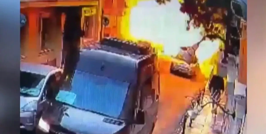 Πλάκα: Κλέφτες χαλκού προκάλεσαν την φονική έκρηξη με τους 6 νεκρούς – Σοκαριστικές εικόνες με σχολικό να περνάει στο δευτερόλεπτο πριν το «μπαμ»