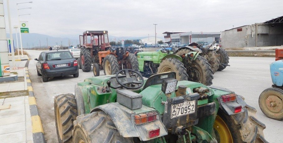 Συγκέντρωση διαμαρτυρίας στην "Αλυσίδα" Άρνισσας από αγρότες της περιοχής
