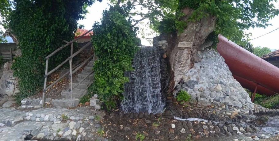 Αλμωπία: Παραδοσιακός νερόμυλος λειτουργεί ασταμάτητα σχεδόν έναν αιώνα στο Νεοχώρι