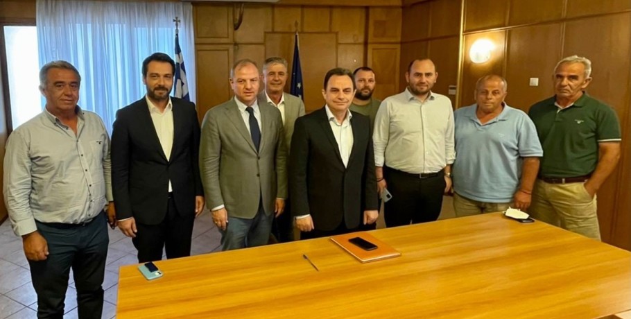 Στον ΥΠΑΑΤ ο Λάκης Βασιλειάδης με τη Διεπαγγελματική Οργάνωση Πυρηνόκαρπων και τον ΣΕΑΣ Πέλλας