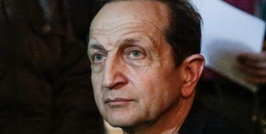 Σπύρος Μπιμπίλας: Πυρ και μανία ο ηθοποιός – Γιατί ζητά να γίνουν καταγγελίες στο ΣΕΗ