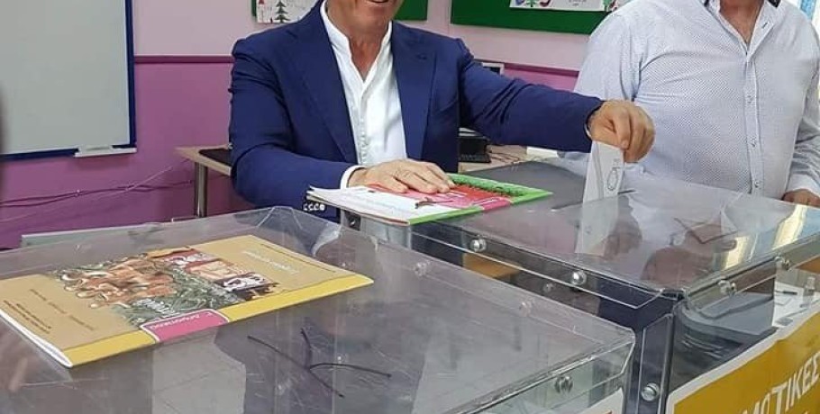 Oι Δημοτικοί Σύμβουλοι του Δημήτρη Μπίνου και τα συγχαρητήρια του Δημάρχου