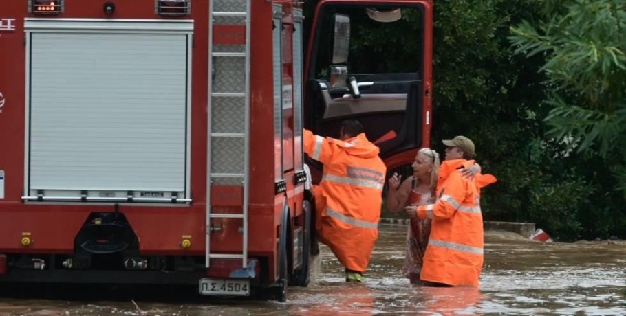 Ισχυρά φαινόμενα στη Βόρεια Ελλάδα-Σε κατάσταση απελπισίας δρόμοι στην Αττική