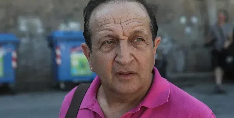 Σπύρος Μπιμπίλας: «Διαφημίζω την αγάπη όπως έκανε ο Χριστός» – Τι απαντά στην εκκλησιαστική ιστοσελίδα που τον μήνυσε