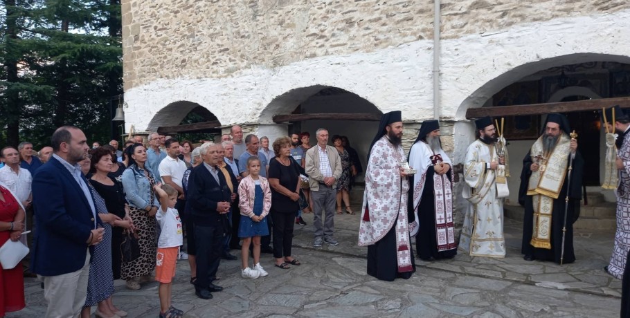 Ιερά Μονή Αρχαγγέλου Μιχαήλ: Λαμπρός πανηγυρικός εσπερινός