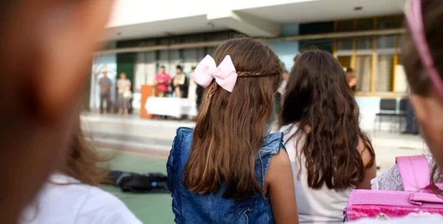 Σχολεία: Επιστρέφουν στα θρανία οι μαθητές – Ποια μέτρα για τον κορονοϊό ισχύουν