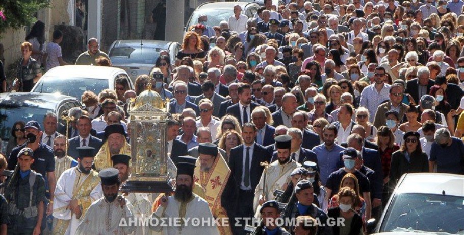 Λαοθάλασσα πιστών υποδέχθηκε την Παναγία Βουλκανιώτισσα στη Μεσσήνη (ΦΩΤΟ)