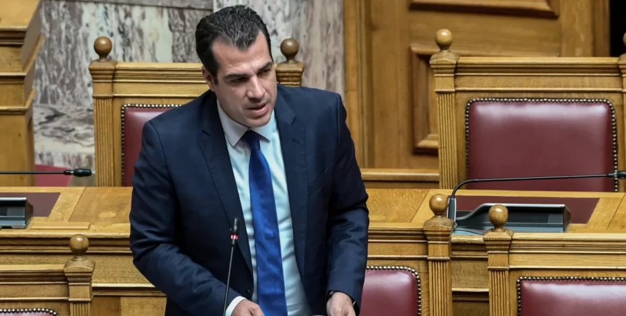 Ο Θάνος Πλεύρης αναλαμβάνει υπουργός Μετανάστευσης και Ασύλου