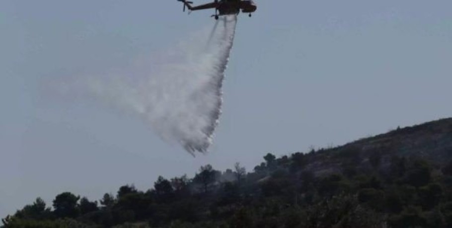 Φωτιά στο Χαϊδάρι: Επιχειρούν εναέρια μέσα
