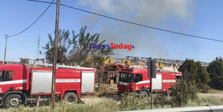 Θεσσαλονίκη: Συναγερμός για φωτιά στον Άγιο Αθανάσιο – Σηκώθηκε πυκνός μαύρος καπνός (ΦΩΤΟ+VIDEO)