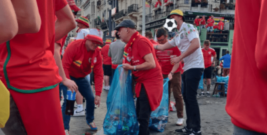 Σεβασμός: Οι Ουαλοί φίλαθλοι μάζεψαν τα σκουπίδια στους δρόμους των Βρυξελλών!