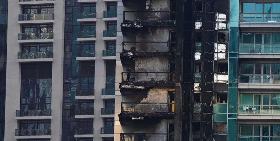 Στις φλόγες κτήριο 35 ορόφων στο Ντουμπάι