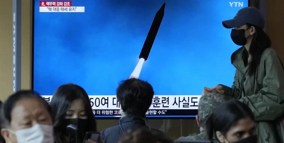 Βόρεια Κορέα: Εκτόξευσε 3 βαλλιστικούς πυραύλους -Δεν πέρασαν πάνω από την Ιαπωνία