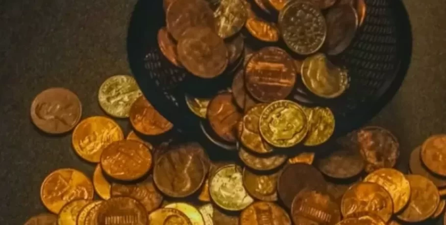 Λάρισα: Στα «μαχαίρια» οικογένεια για 4.600 κλεμμένες λίρες