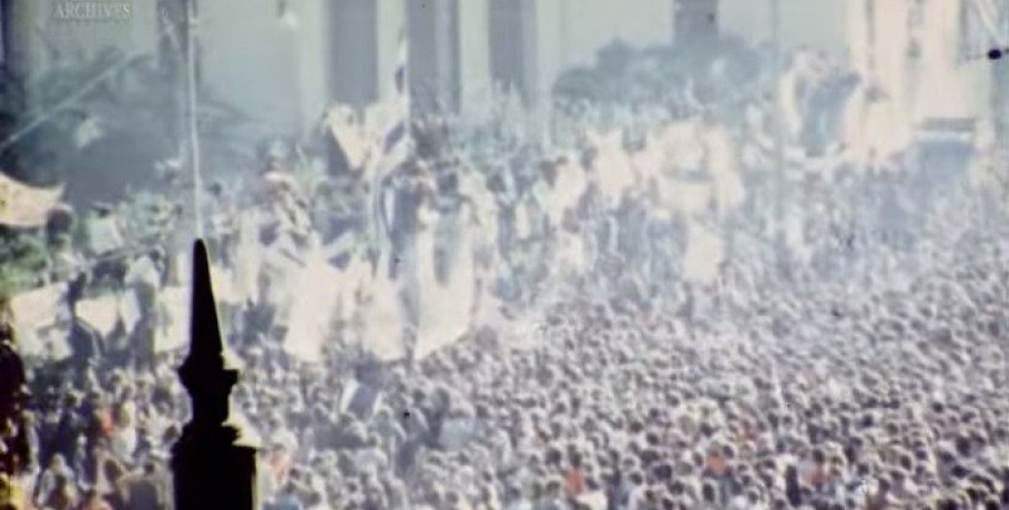 Πολυτεχνείο: Ένα έγχρωμο φιλμ απαθανάτισε κρυφά την εξέγερση από παράθυρο του «Ακροπόλ»(video)