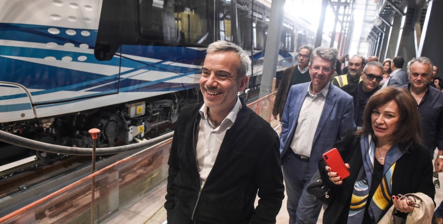 Επίσκεψη Ζέρβα στο αμαξοστάσιο του μετρό μαζί με παλιούς συμφοιτητές του