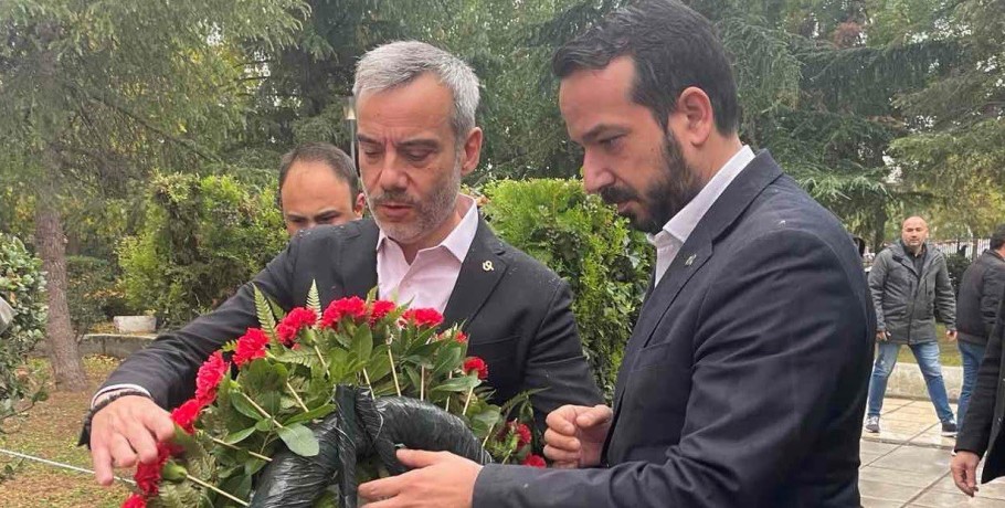 Στεφάνι στο μνημείο του Πολυτεχνείου κατέθεσε ο Κ. Ζέρβας