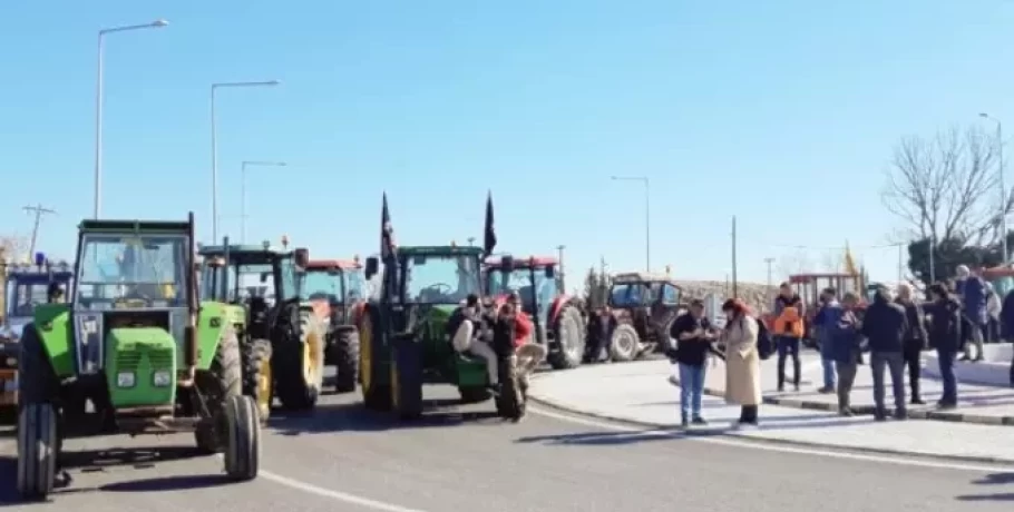 Μπλόκο στον Ε-65 στήνουν το μεσημέρι οι αγρότες της Καρδίτσας