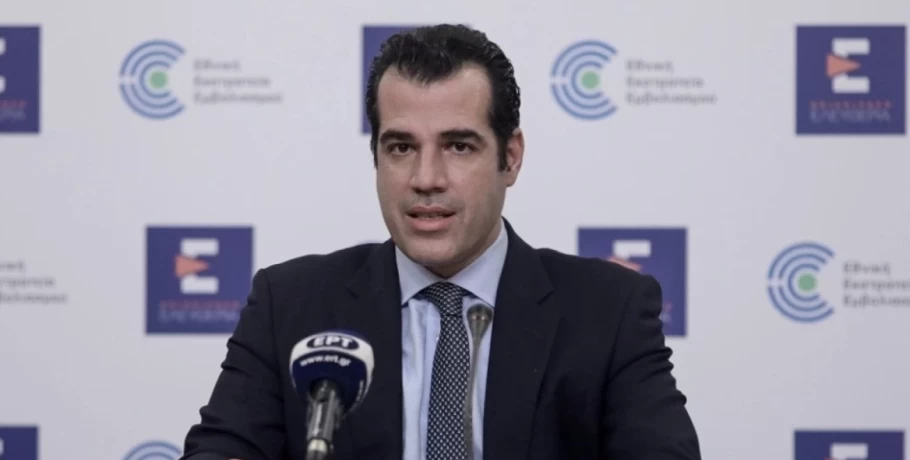 Πλεύρης: Από 1η Ιανουαρίου και με αυστηρό πρωτόκολλο θα επιστρέψουν στο ΕΣΥ οι ανεμβολιαστοί υγειονομικοί