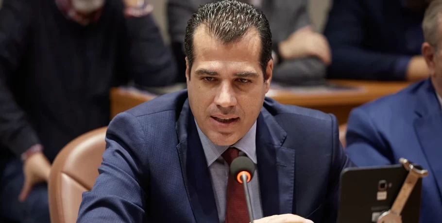 Πλεύρης: Επικίνδυνη για τη δημόσια υγεία η απόφαση του ΣτΕ για τους ανεμβολίαστους υγειονομικούς