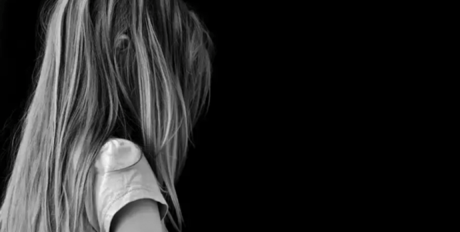 Σε σπίτι – τρώγλη έμενε η 13χρονη που κατήγγειλε τον πατέρα της για ενδοοικογενειακή βία