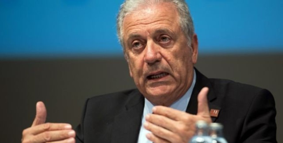 La Stampa: Ο Αβραμόπουλος πήρε 60.000 ευρώ για δύο συνέδρια και ένα αρθρο