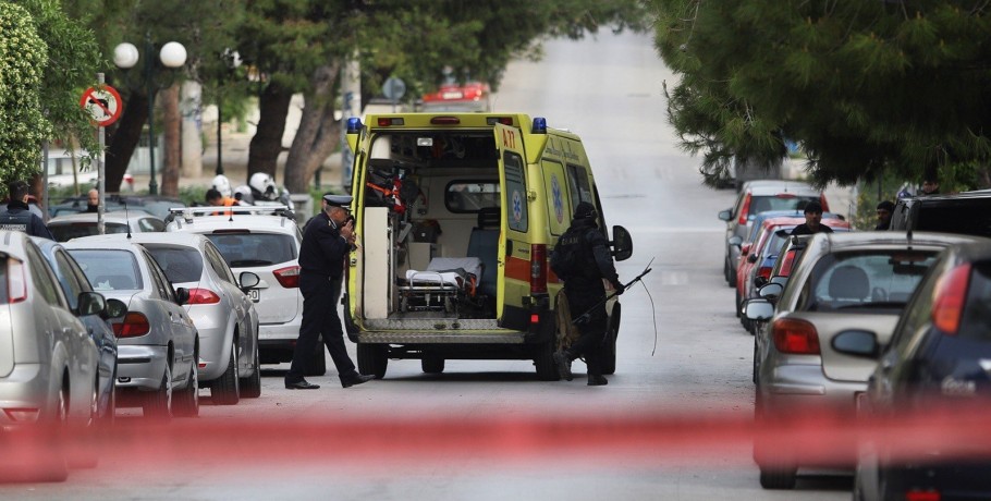 16χρονος κάλεσε στο 112 και αυτοπυροβολήθηκε