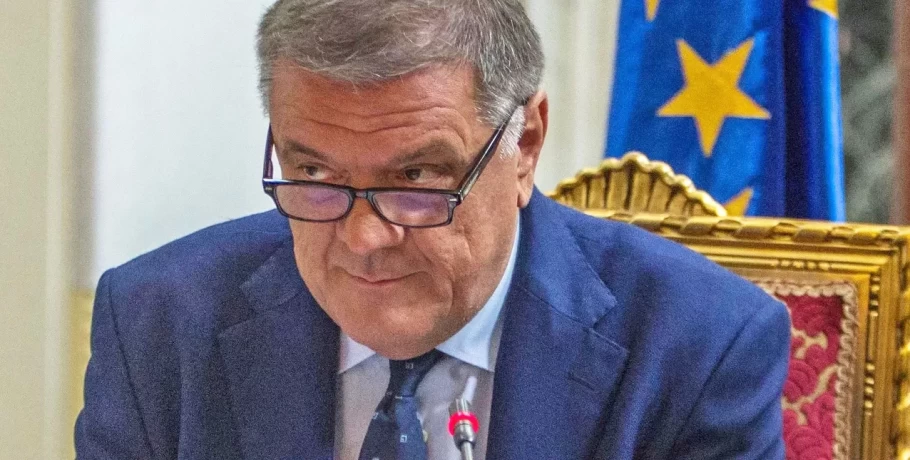 La Republicca: Ο Παντσέρι έδωσε 3 ευρωβουλευτές -Πώς πράκτορες έβαλαν κοριούς στο σπίτι του πριν 7 μήνες