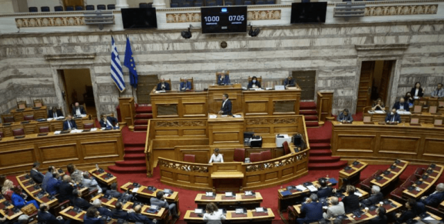 Τροπολογία ΣΥΡΙΖΑ για επέκταση του επιδόματος των 600 ευρώ σε υγειονομικούς, εκπαιδευτικούς, καθαρίστριες