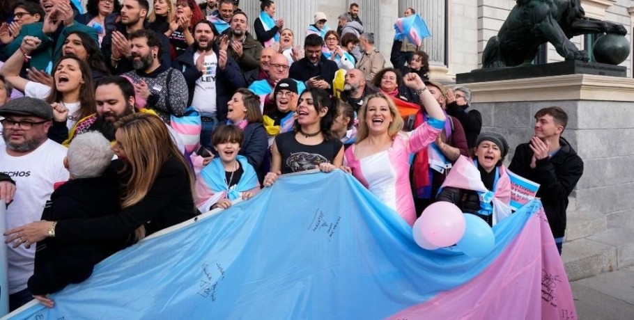 Η Ισπανία αποφασίζει την ελεύθερη επιλογή φύλου από τα 16