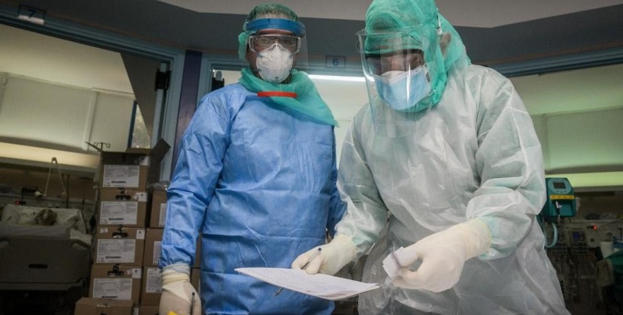 Ανεμβολίαστοι γιατροί: Επιστροφή από 1/1 με 2 rapid test και μάσκα - Που δεν θα μπορούν να εργάζονται