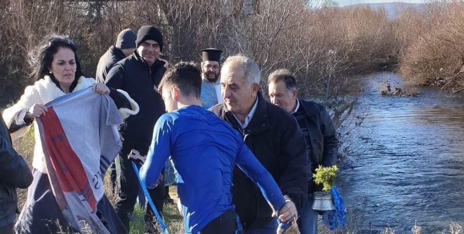 Έπιασε τον σταυρό ο Κώστας Λαμπρίδης