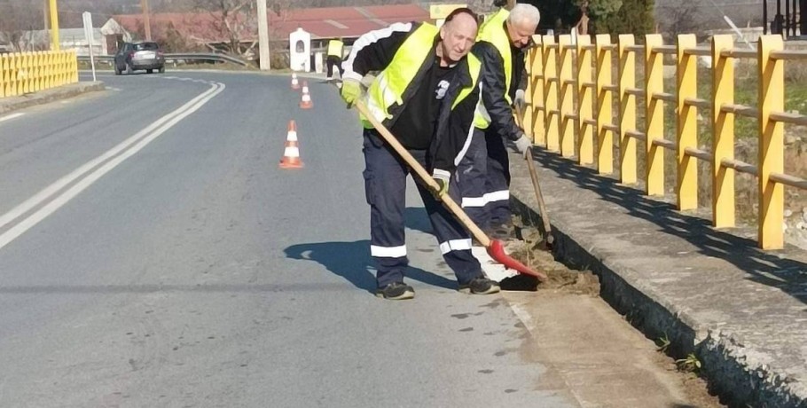 Καθημερινές οι παρεμβάσεις της Περιφερειακής Ενότητας Πέλλας στο οδικό δίκτυο