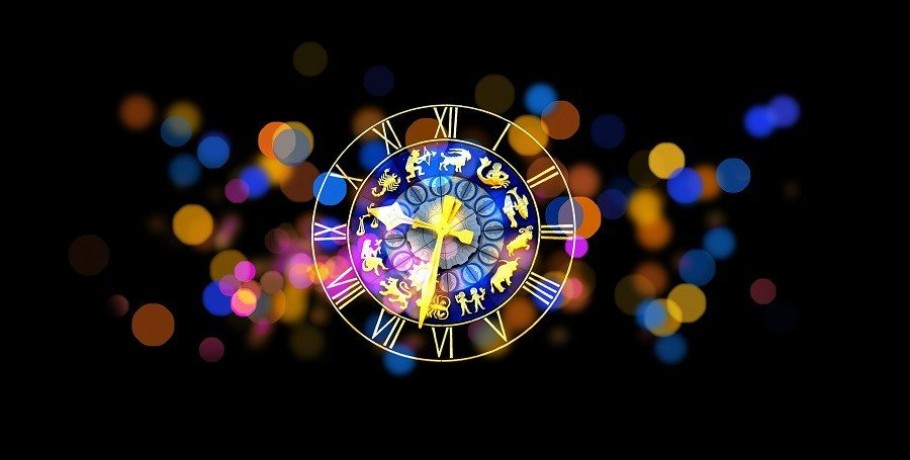 Σελήνη σε αντίθεση με τον Πλούτωνα: Τι σημαίνει και ποια ζώδια επηρεάζονται περισσότερο