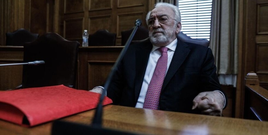 «Πιέσεις» κι «απειλές» από Καλογρίτσα κατήγγειλε πρώην στέλεχος της Τράπεζας Αττικής