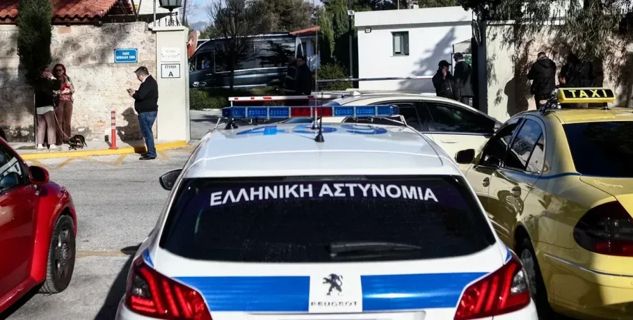 Το απίστευτο περιστατικό στο Κολλέγιο Αθηνών-Η εισβολή εξωσχολικών με μαχαίρια -Ο καβγάς συμμαθητών