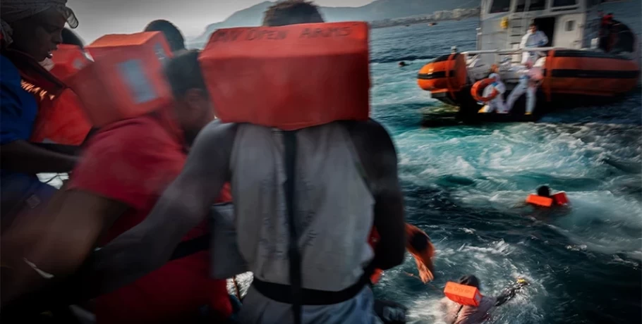 Ιταλία: 8 πτώματα εντοπίστηκαν σε πλεούμενο στα χωρικά ύδατα της Μάλτας – Μία έγκυος μεταξύ των νεκρών