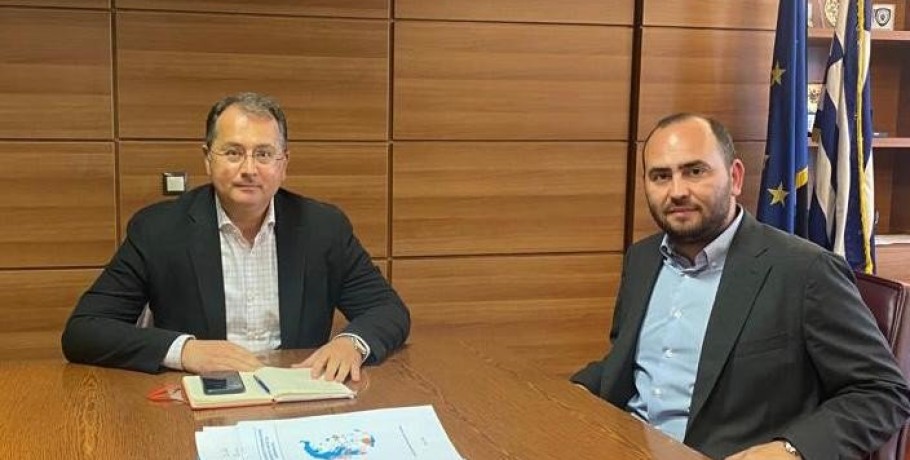 Επικοινωνία Λάκη Βασιλειάδη με τον Γιώργο Στύλιο για παράταση της προθεσμίας για τις προστατευτικές μπάρες στα τρακτέρ