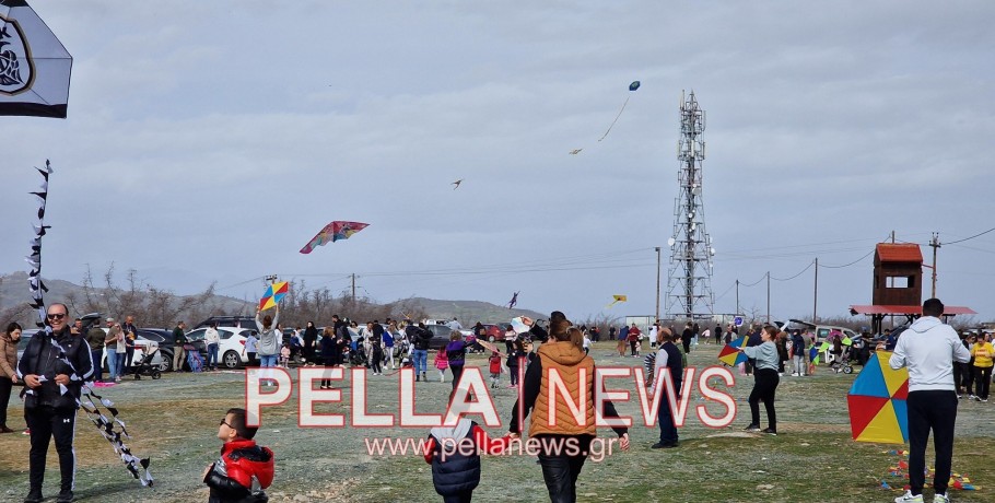 Στον λόφο του Μαυροβουνίου για πέταγμα  χαρταετού