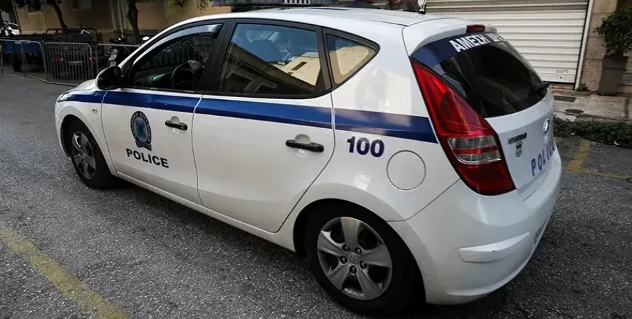 Επέστρεψε στη μητέρα της 14χρονη που άρπαξαν 10 άτομα από διαμέρισμα στο Κερατσίνι