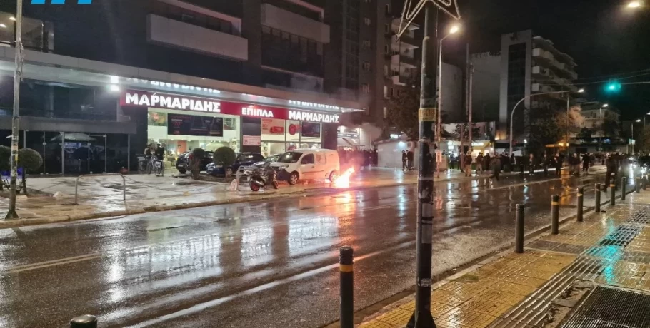 Επεισόδια μετά τη μεγαλειώδη πορεία για τα θύματα της τραγωδίας
