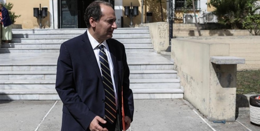 O «εξαφανισμένος» Σπίρτζης κατακεραυνώνει τη Νέα Δημοκρατία