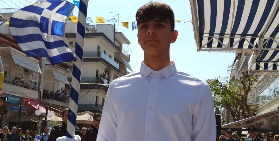 25 Μαρτίου: Με περηφάνια και ζωντάνια παρέλασαν οι μαθητές των Γιαννιτσών (φώτος)
