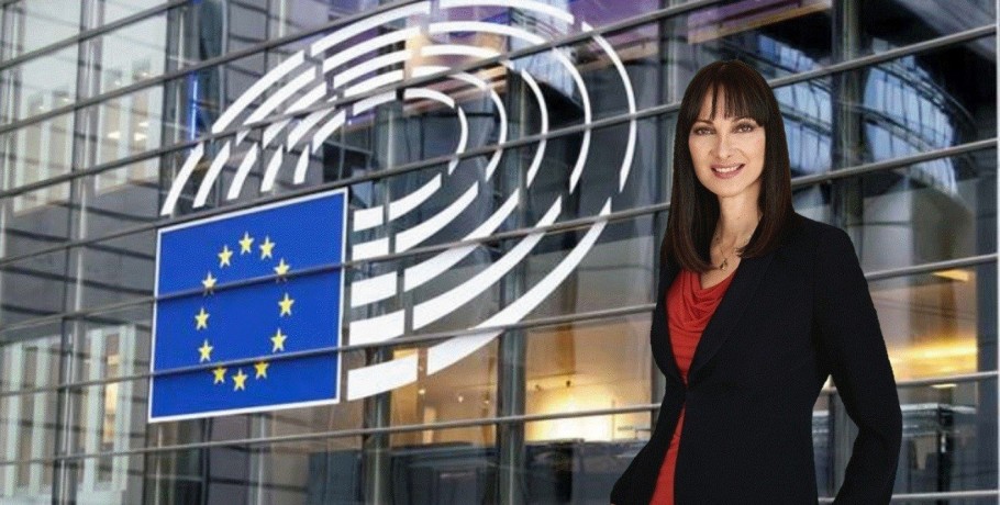 Σημαντική επιτυχία της Έλενας Κουντουρά η νέα δέσμη μέτρων της Κομισιόν για την οδική ασφάλεια