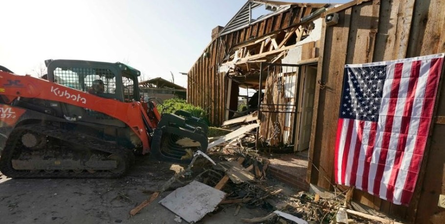 Απόγνωση στο Μισισίπι: Νεκροί, αγνοούμενοι και εικόνες καταστροφής