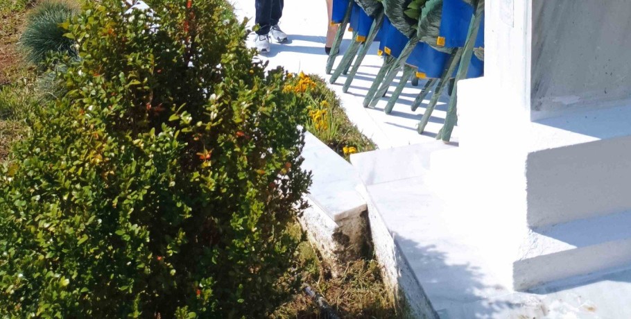 Σκύδρα 25η Μαρτίου: κατάθεση στεφάνων και ο πανηγυρικός από τον Βασίλειο Βλάχο