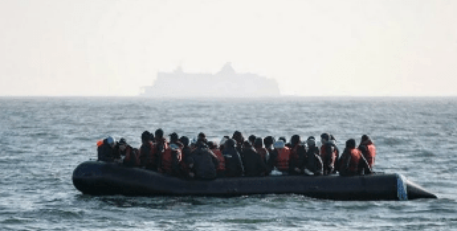 ΣΟΣ Μακρόν και Μελόνι για «μεταναστευτικό κύμα χωρίς προηγούμενο» από την Τυνησία